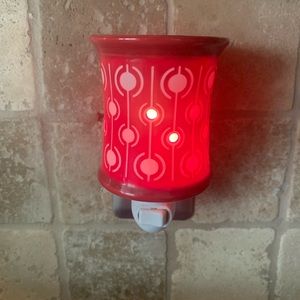 ❤️ 3/$15 Scentsy Pop Red & White Wall Plug-in Mini Wax Warmer Night Light